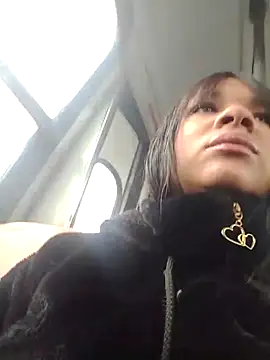 Snapshot of VivienAndClark chatting on 17, 3, 2025 VivienAndClark online show from 17, 3, 2025