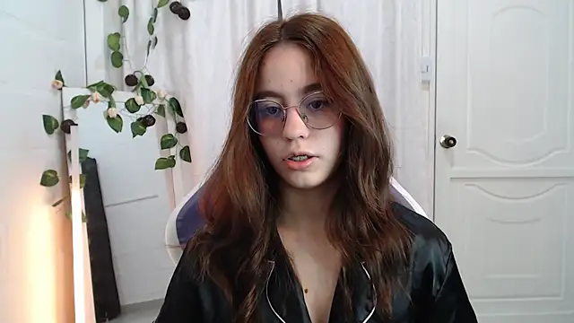 Snapshot of BlairVicent chatting on 4, 11, 2025 BlairVicent online show from 4, 11, 2025