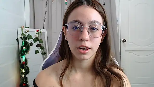 Snapshot of BlairVicent chatting on 15, 12, 2025 BlairVicent online show from 15, 12, 2025