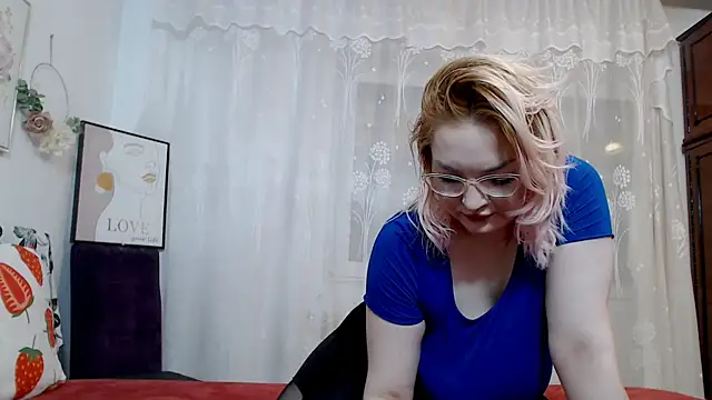 Snapshot of Catlady333 chatting on 19, 9, 2025 Catlady333 online show from 19, 9, 2025