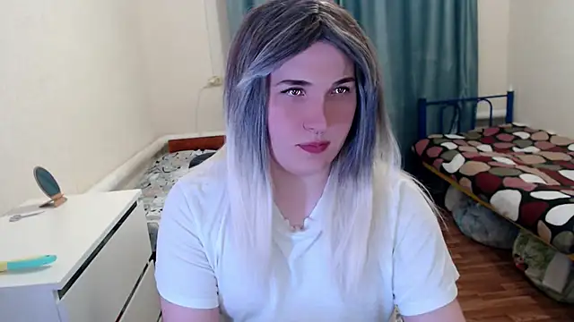 Snapshot of EvaMiron chatting on 2, 5, 2026 EvaMiron online show from 2, 5, 2026