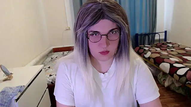 Snapshot of EvaMiron chatting on 5, 5, 2026 EvaMiron online show from 5, 5, 2026