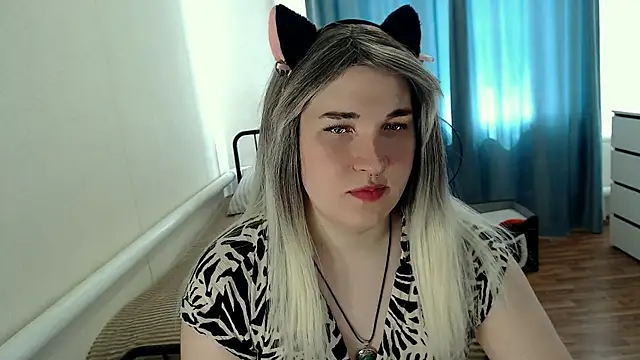 Snapshot of EvaMiron chatting on 7, 7, 2026 EvaMiron online show from 7, 7, 2026