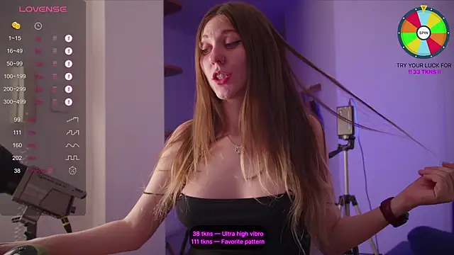 Snapshot of VunderSEX chatting on 4, 1, 2025 VunderSEX online show from 4, 1, 2025