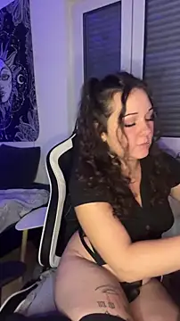 Snapshot of kinkygirl420x chatting on 15, 10, 2025 kinkygirl420x online show from 15, 10, 2025