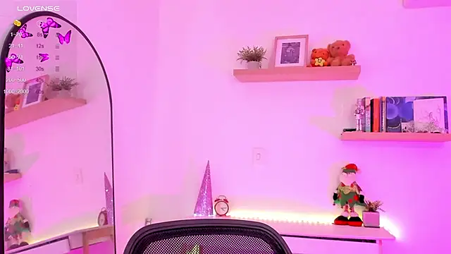 Snapshot of rose_saenz chatting on 13, 12, 2024 rose saenz online show from 13, 12, 2024