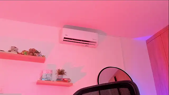 Snapshot of rose_saenz chatting on 9, 10, 2025 rose saenz online show from 9, 10, 2025