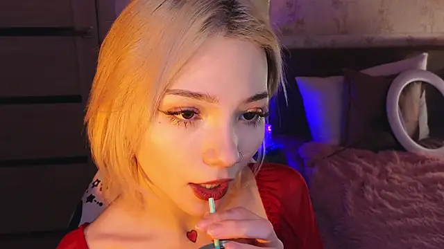 SandraBoyl online show from 10, 1, 2025