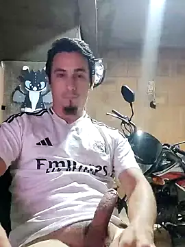 Snapshot of Rejy1992 chatting on 4, 1, 2025 Rejy1992 online show from 4, 1, 2025