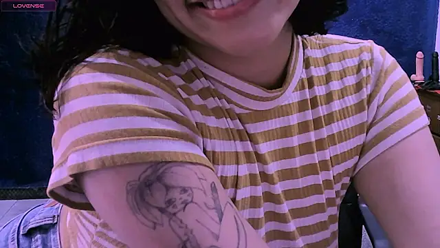 Snapshot of NinaYellow chatting on 16, 1, 2026 NinaYellow online show from 16, 1, 2026