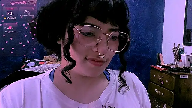 NinaYellow online show from 12, 5, 2026