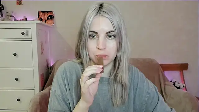 Snapshot of pawpaws chatting on 19, 4, 2026 pawpaws online show from 19, 4, 2026