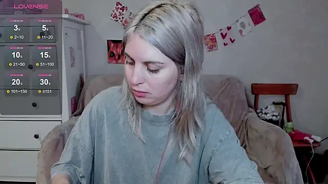 Snapshot of pawpaws chatting on 13, 6, 2026 pawpaws online show from 13, 6, 2026