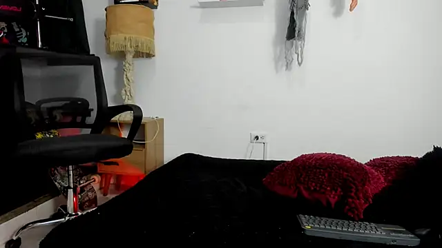 Snapshot of Tom_Krakow chatting on 7, 12, 2024 Tom Krakow online show from 7, 12, 2024