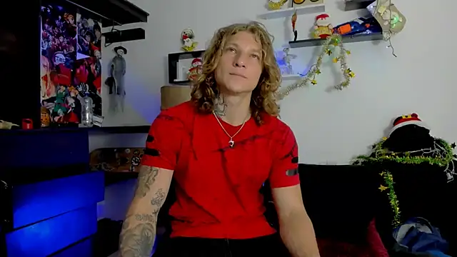 Snapshot of Tom_Krakow chatting on 31, 12, 2024 Tom Krakow online show from 31, 12, 2024