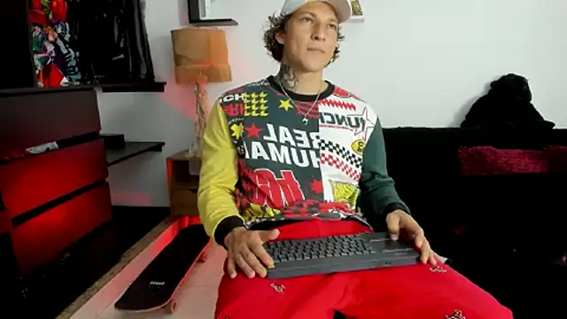 Snapshot of Tom_Krakow chatting on 21, 2, 2025 Tom Krakow online show from 21, 2, 2025