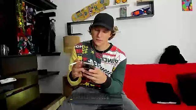 Snapshot of Tom_Krakow chatting on 26, 2, 2025 Tom Krakow online show from 26, 2, 2025