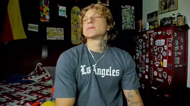 Snapshot of Tom_Krakow chatting on 28, 10, 2025 Tom Krakow online show from 28, 10, 2025