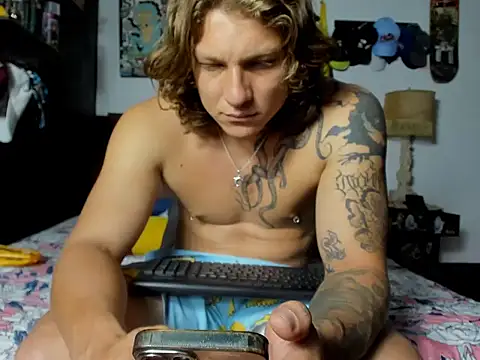 Snapshot of Tom_Krakow chatting on 17, 4, 2026 Tom Krakow online show from 17, 4, 2026