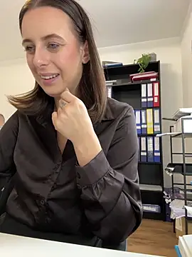 Snapshot of Hii_Lolla chatting on 6, 2, 2026 Hii Lolla online show from 6, 2, 2026