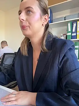 Hii Lolla online show from 21, 3, 2026