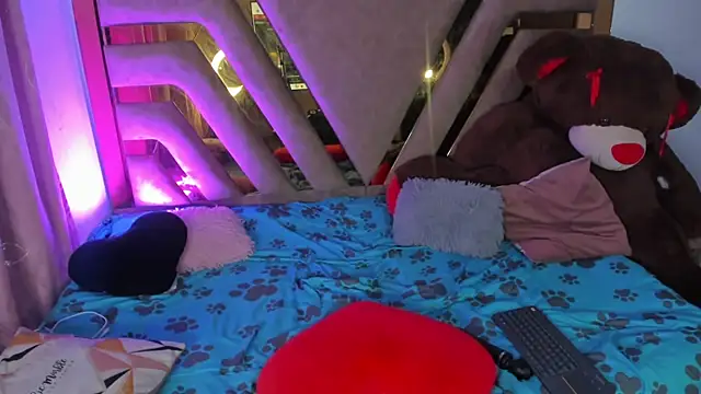 naatashamendozaa online show from 22, 3, 2025