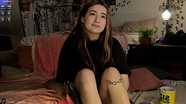 Megan  Hart online show from 22, 12, 2024