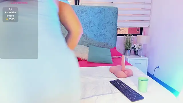 Snapshot of Nahomi_Wild chatting on 2, 2, 2025 Nahomi Wild online show from 2, 2, 2025