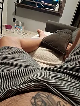 Snapshot of dredre1069 chatting on 9, 4, 2026 dredre1069 online show from 9, 4, 2026