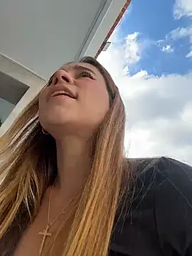 Snapshot of Lezy_ chatting on 13, 12, 2025 Lezy online show from 13, 12, 2025