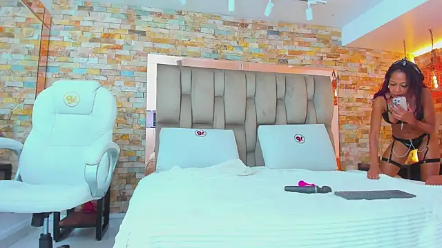 Snapshot of karla_dunn chatting on 18, 9, 2025 karla dunn online show from 18, 9, 2025