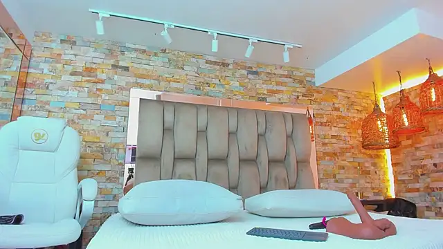 Snapshot of karla_dunn chatting on 19, 9, 2025 karla dunn online show from 19, 9, 2025