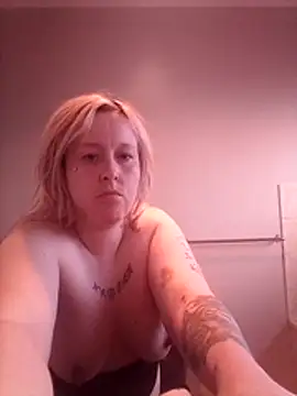Snapshot of mollymay69 chatting on 26, 2, 2026 mollymay69 online show from 26, 2, 2026