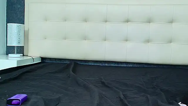 Cloeandtyfanny online show from 9, 1, 2026