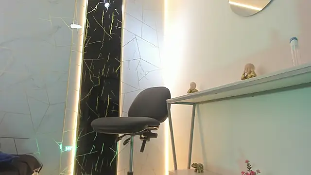 Cloeandtyfanny online show from 21, 3, 2026