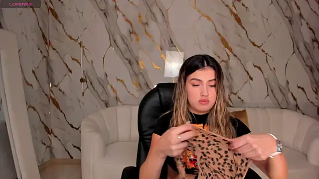 Snapshot of PaulinaSantos_ chatting on 3, 3, 2025 PaulinaSantos online show from 3, 3, 2025