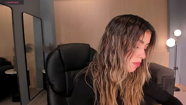 Snapshot of PaulinaSantos_ chatting on 13, 3, 2025 PaulinaSantos online show from 13, 3, 2025