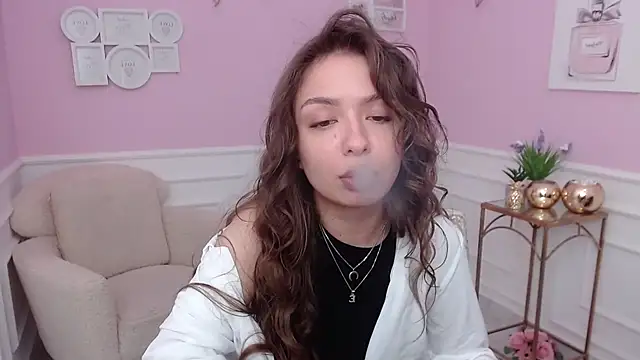 LucySkilar online show from 5, 10, 2025