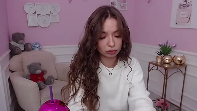 LucySkilar online show from 12, 10, 2025