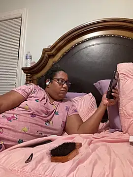Snapshot of ebonyred chatting on 2, 5, 2026 ebonyred online show from 2, 5, 2026