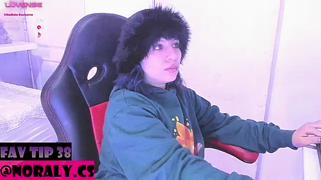Snapshot of hey_noraly chatting on 9, 6, 2026 hey noraly online show from 9, 6, 2026