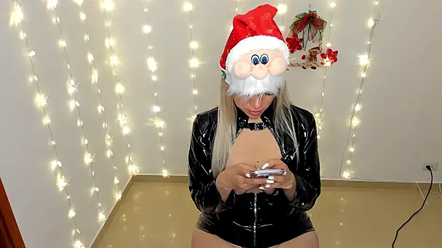 nicole valencia  online show from 30, 11, 2025