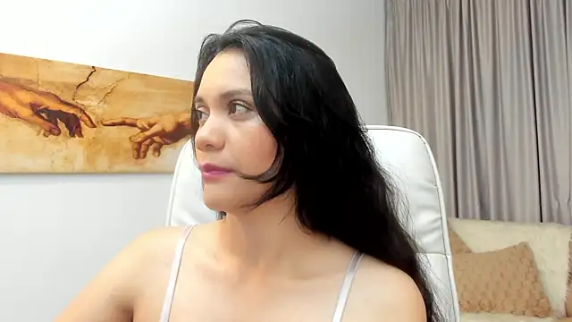 Snapshot of mariiana_murillo01 chatting on 21, 10, 2025 mariiana murillo01 online show from 21, 10, 2025