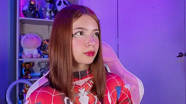 EmilyMiller  online show from 15, 12, 2025