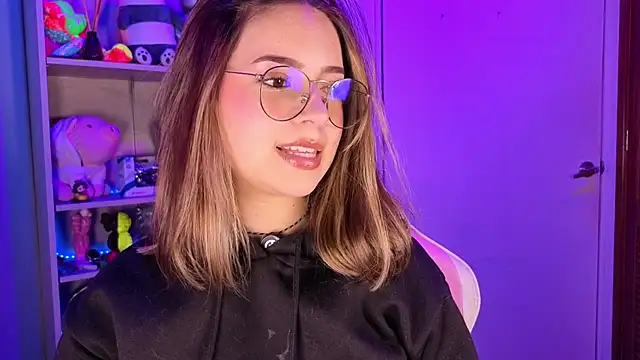 Snapshot of EmilyMiller_ chatting on 19, 5, 2026 EmilyMiller online show from 19, 5, 2026