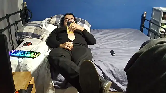 Snapshot of bwcalexander chatting on 12, 11, 2025 bwcalexander online show from 12, 11, 2025