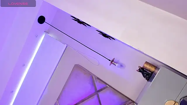 Dalila Thoms online show from 28, 2, 2025