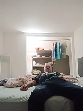 Snapshot of jefffitz73 chatting on 1, 2, 2026 jefffitz73 online show from 1, 2, 2026