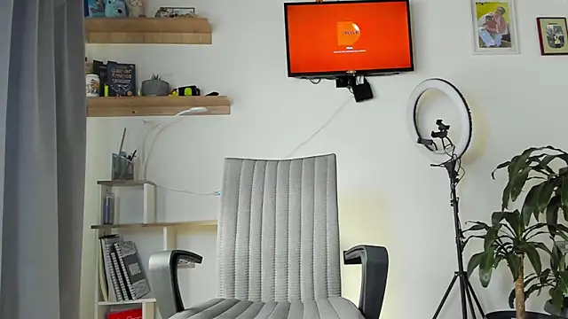 manucute 23  online show from 30, 11, 2025