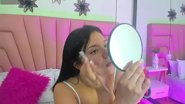 Snapshot of Oriana_Guzman chatting on 27, 5, 2026 Oriana Guzman online show from 27, 5, 2026